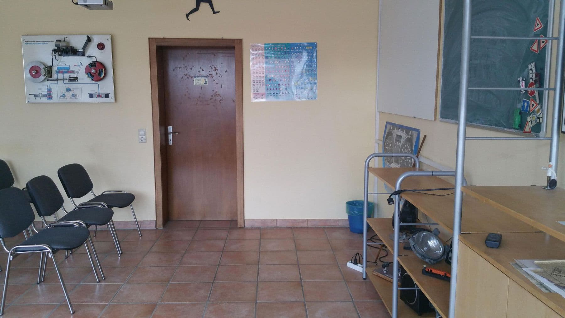 Prenájom nebytového priestoru 40 m², Hauptstr. 30, Ronnenberg, Dolné Sasko Prenájom nebytového priestoru 40 m², Hauptstr. 30, Ronnenberg, Dolné Sasko