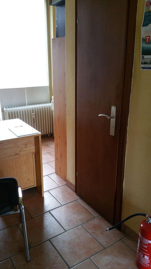Prenájom nebytového priestoru 40 m², Hauptstr. 30, Ronnenberg, Dolné Sasko Prenájom nebytového priestoru 40 m², Hauptstr. 30, Ronnenberg, Dolné Sasko