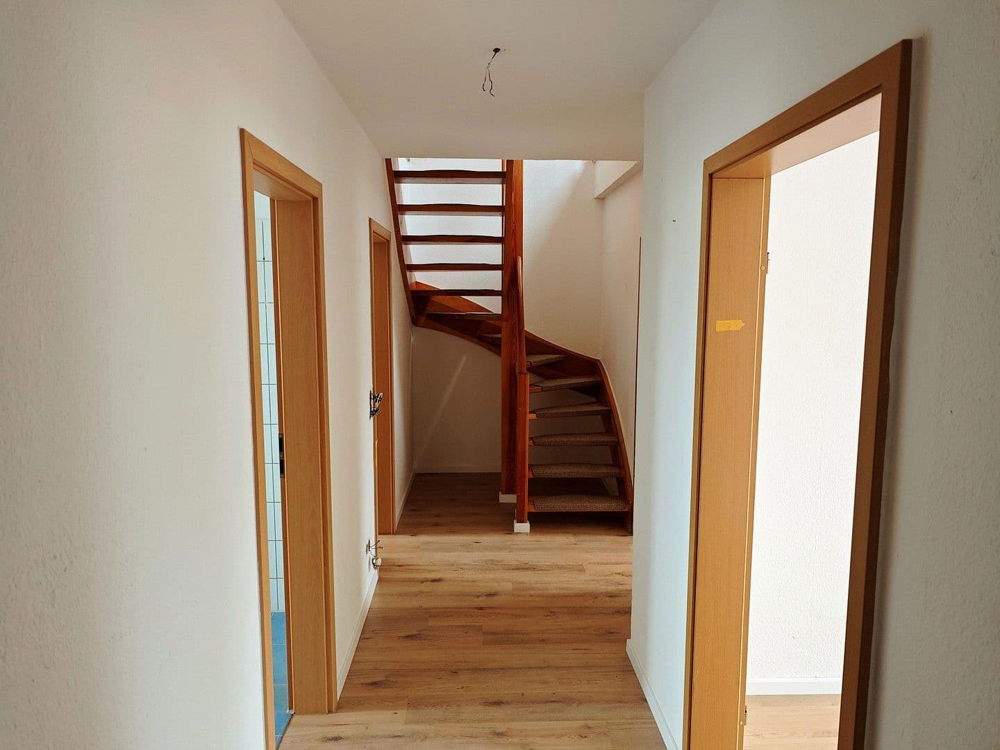 Prenájom bytu 3-izbový 73 m², Dieskaustraße 128, Leipzig, Sasko Prenájom bytu 3-izbový 73 m², Dieskaustraße 128, Leipzig, Sasko