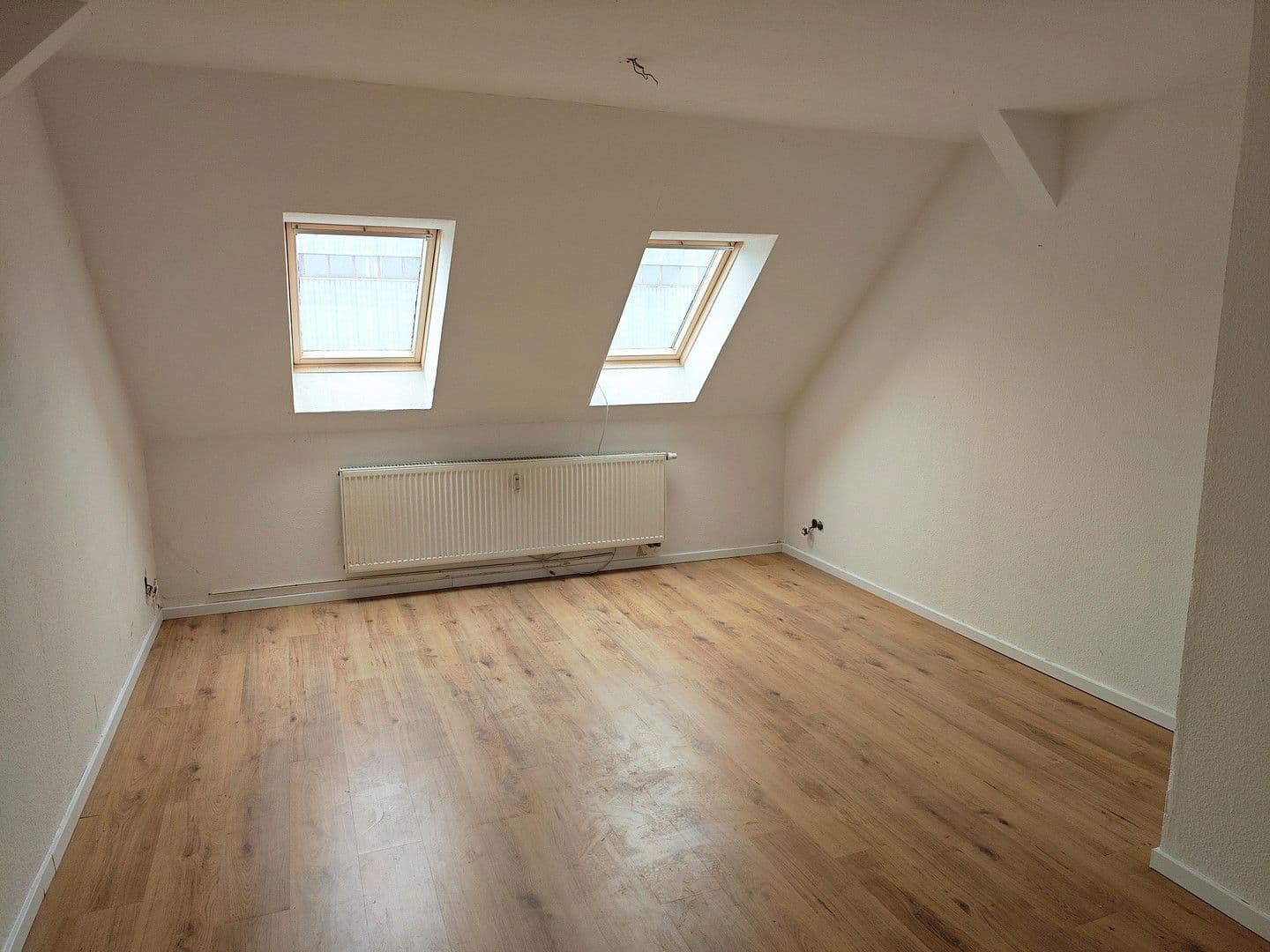 Prenájom bytu 3-izbový 73 m², Dieskaustraße 128, Leipzig, Sasko Prenájom bytu 3-izbový 73 m², Dieskaustraße 128, Leipzig, Sasko