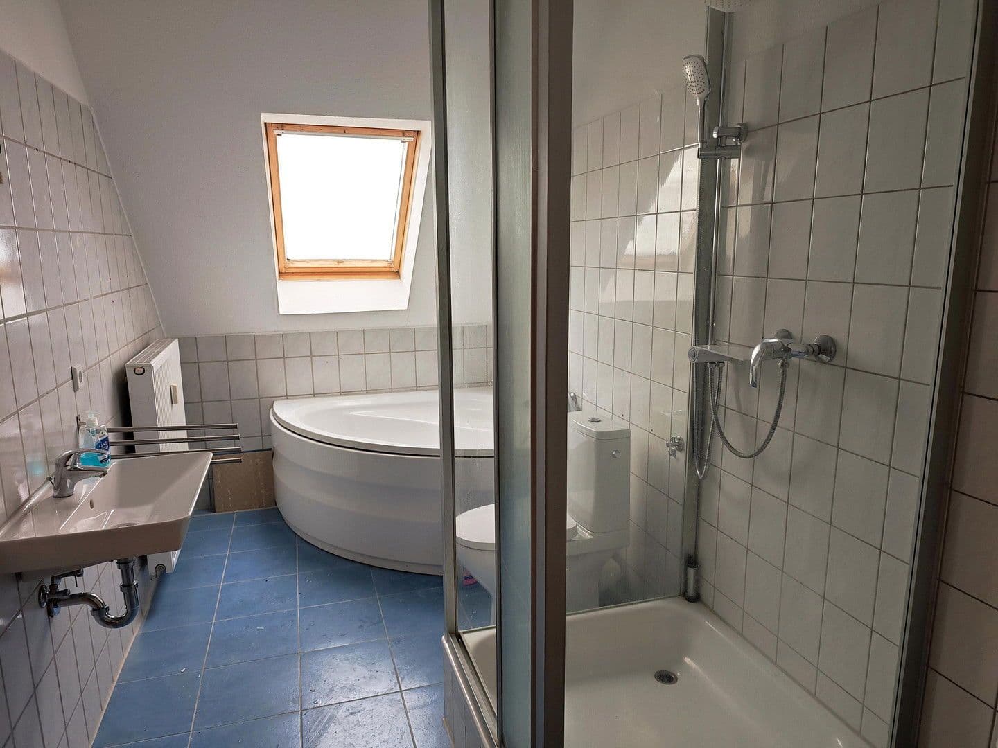 Prenájom bytu 3-izbový 73 m², Dieskaustraße 128, Leipzig, Sasko Prenájom bytu 3-izbový 73 m², Dieskaustraße 128, Leipzig, Sasko