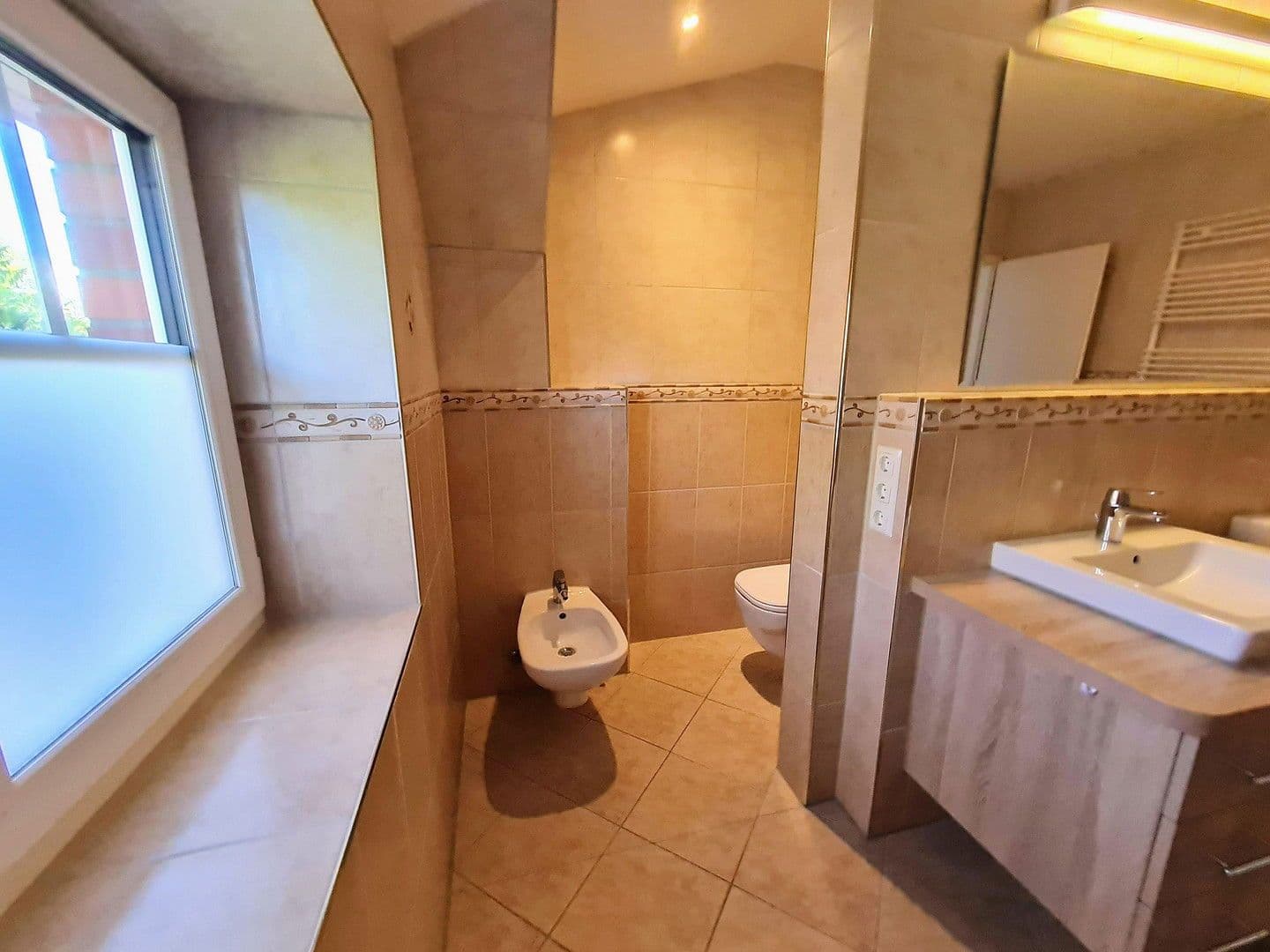 Predaj domu 151 m², pozemek 350 m², Hamburg, Hamburg Predaj domu 151 m², pozemek 350 m², Hamburg, Hamburg