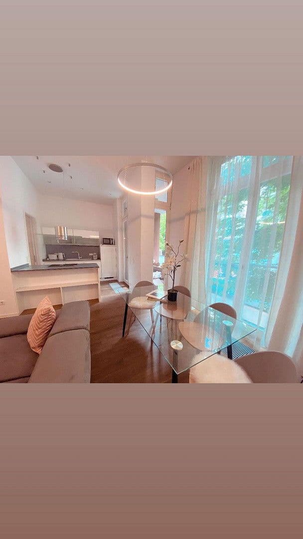 Prenájom bytu 2-izbový 67 m², Berlin, Berlín Prenájom bytu 2-izbový 67 m², Berlin, Berlín