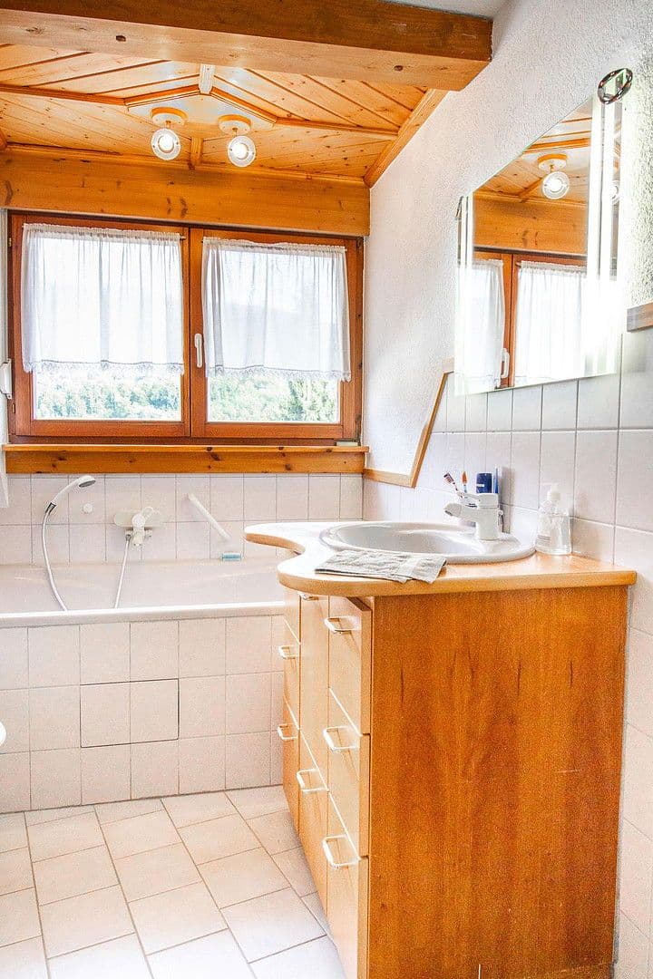 Prenájom bytu 2-izbový 90 m², Wehr, Bádensko-Wurttembersko Prenájom bytu 2-izbový 90 m², Wehr, Bádensko-Wurttembersko