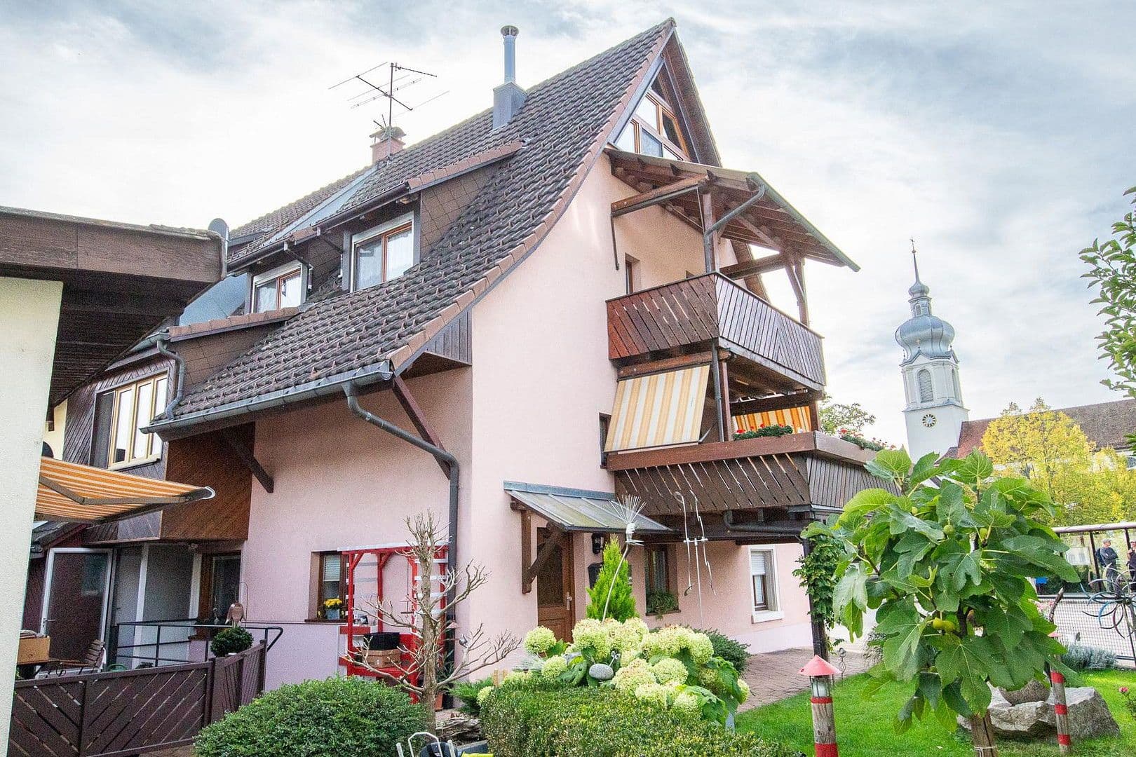 Prenájom bytu 2-izbový 90 m², Wehr, Bádensko-Wurttembersko Prenájom bytu 2-izbový 90 m², Wehr, Bádensko-Wurttembersko