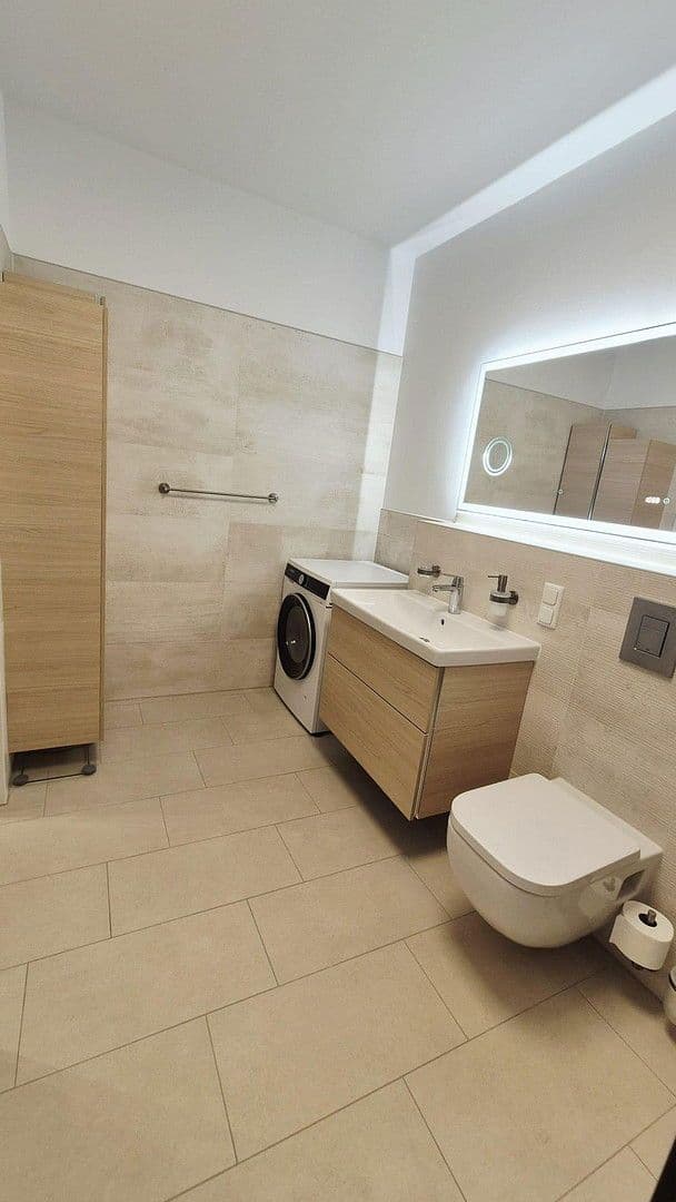 Prenájom bytu 2-izbový 67 m², An der alten Gärtnerei 19, Berlin, Berlín Prenájom bytu 2-izbový 67 m², An der alten Gärtnerei 19, Berlin, Berlín