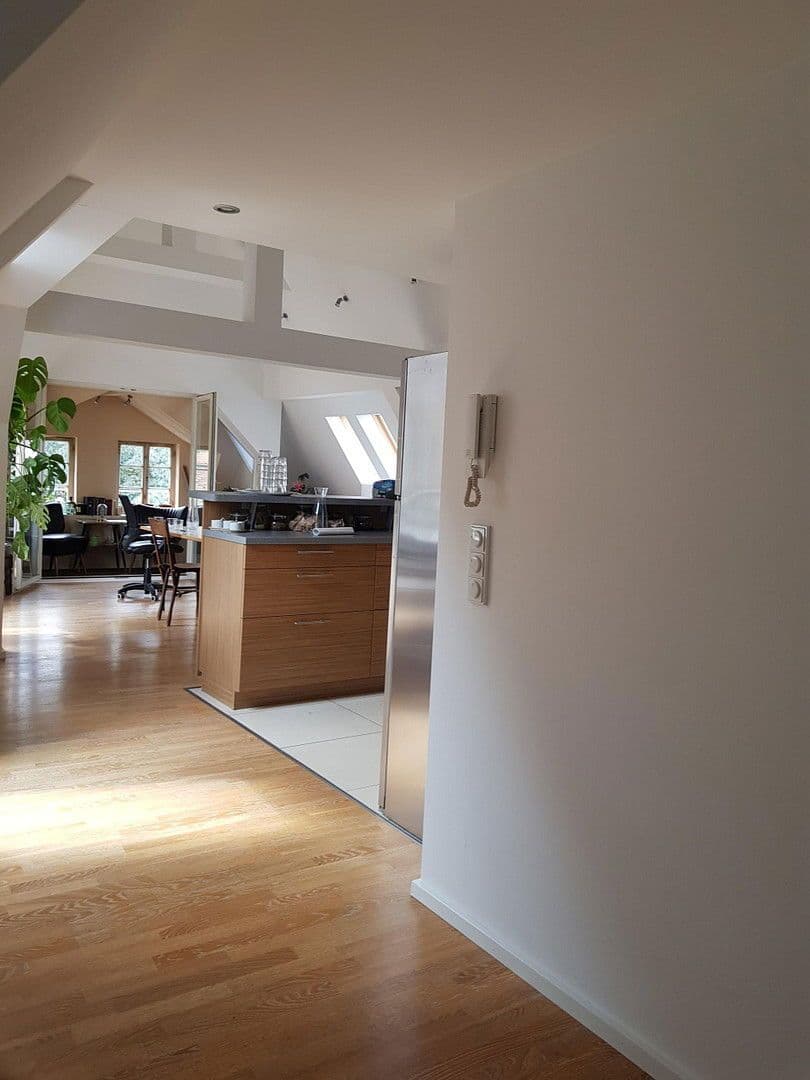 Predaj domu 579 m², pozemek 178 m², Stuttgart, Bádensko-Wurttembersko Predaj domu 579 m², pozemek 178 m², Stuttgart, Bádensko-Wurttembersko