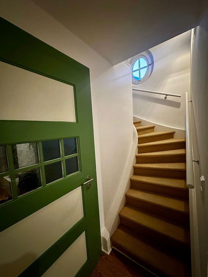 Predaj domu 579 m², pozemek 178 m², Stuttgart, Bádensko-Wurttembersko Predaj domu 579 m², pozemek 178 m², Stuttgart, Bádensko-Wurttembersko