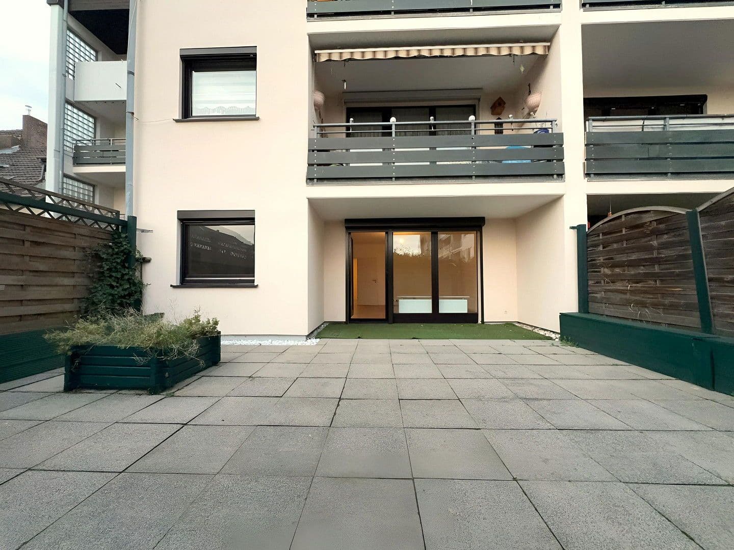 Predaj bytu 3-izbový 101 m², Alte Linner Str. 42, Krefeld, Severné Porýnie - Westfálsko Predaj bytu 3-izbový 101 m², Alte Linner Str. 42, Krefeld, Severné Porýnie - Westfálsko