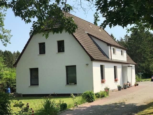 Predaj domu 172 m², pozemek 1.920 m², Geestland, Dolné Sasko Predaj domu 172 m², pozemek 1.920 m², Geestland, Dolné Sasko