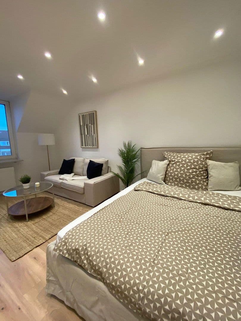 Prenájom bytu 80 m², Dachauerstraße 419, München, Bavorsko Prenájom bytu 80 m², Dachauerstraße 419, München, Bavorsko