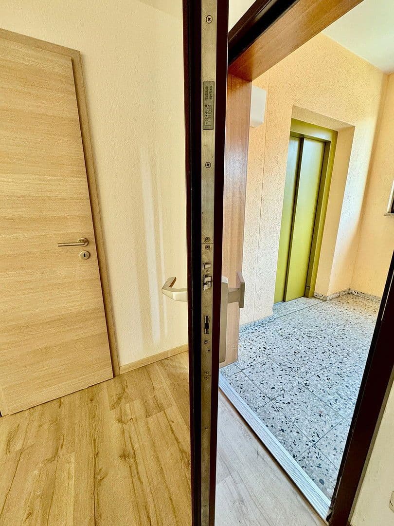 Predaj kancelárie 220 m², Pillenreuther Str. 14, Nürnberg, Bavorsko Predaj kancelárie 220 m², Pillenreuther Str. 14, Nürnberg, Bavorsko