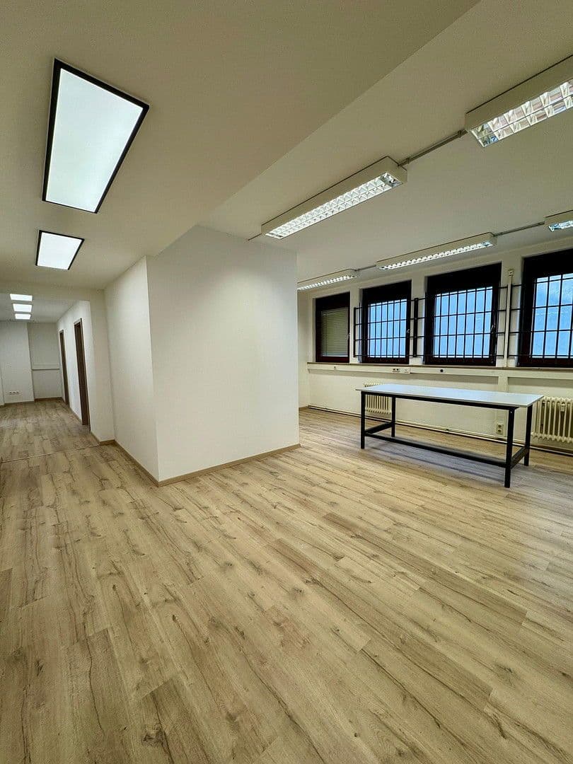 Predaj kancelárie 220 m², Pillenreuther Str. 14, Nürnberg, Bavorsko Predaj kancelárie 220 m², Pillenreuther Str. 14, Nürnberg, Bavorsko