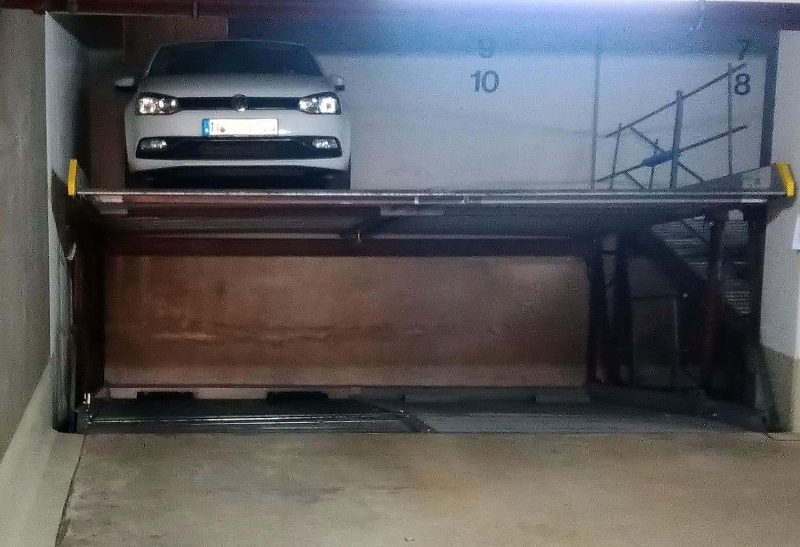 Predaj garáže, München, Bavorsko Predaj garáže, München, Bavorsko