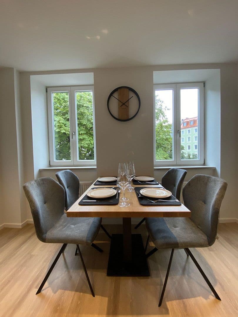 Prenájom bytu 2-izbový 50 m², München, Bavorsko Prenájom bytu 2-izbový 50 m², München, Bavorsko