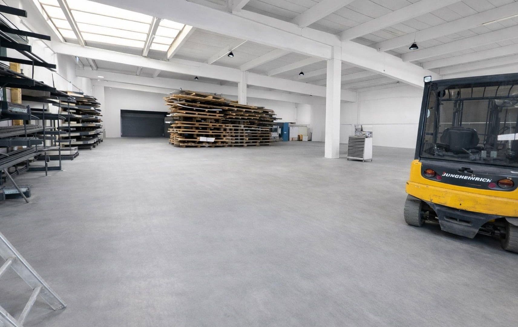 Prenájom nebytového priestoru 6.500 m², Weidhausen b.Coburg, Bavorsko Prenájom nebytového priestoru 6.500 m², Weidhausen b.Coburg, Bavorsko