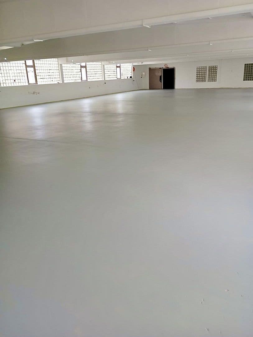 Prenájom nebytového priestoru 6.500 m², Weidhausen b.Coburg, Bavorsko Prenájom nebytového priestoru 6.500 m², Weidhausen b.Coburg, Bavorsko