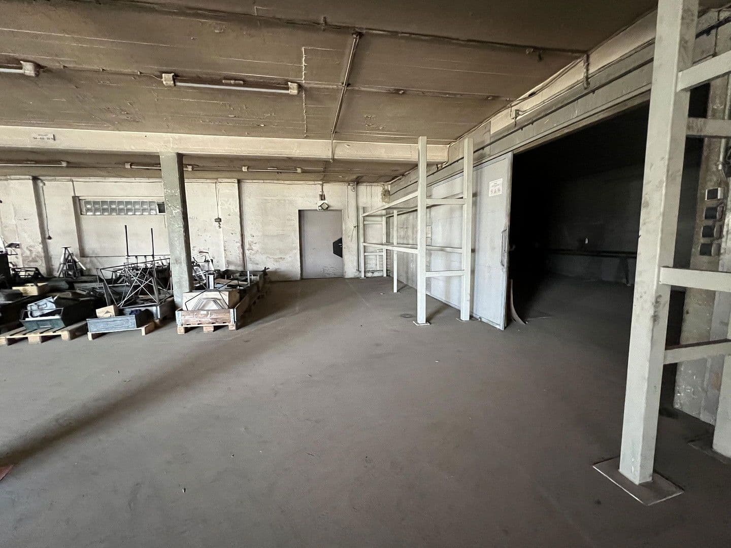 Prenájom nebytového priestoru 6.500 m², Weidhausen b.Coburg, Bavorsko Prenájom nebytového priestoru 6.500 m², Weidhausen b.Coburg, Bavorsko