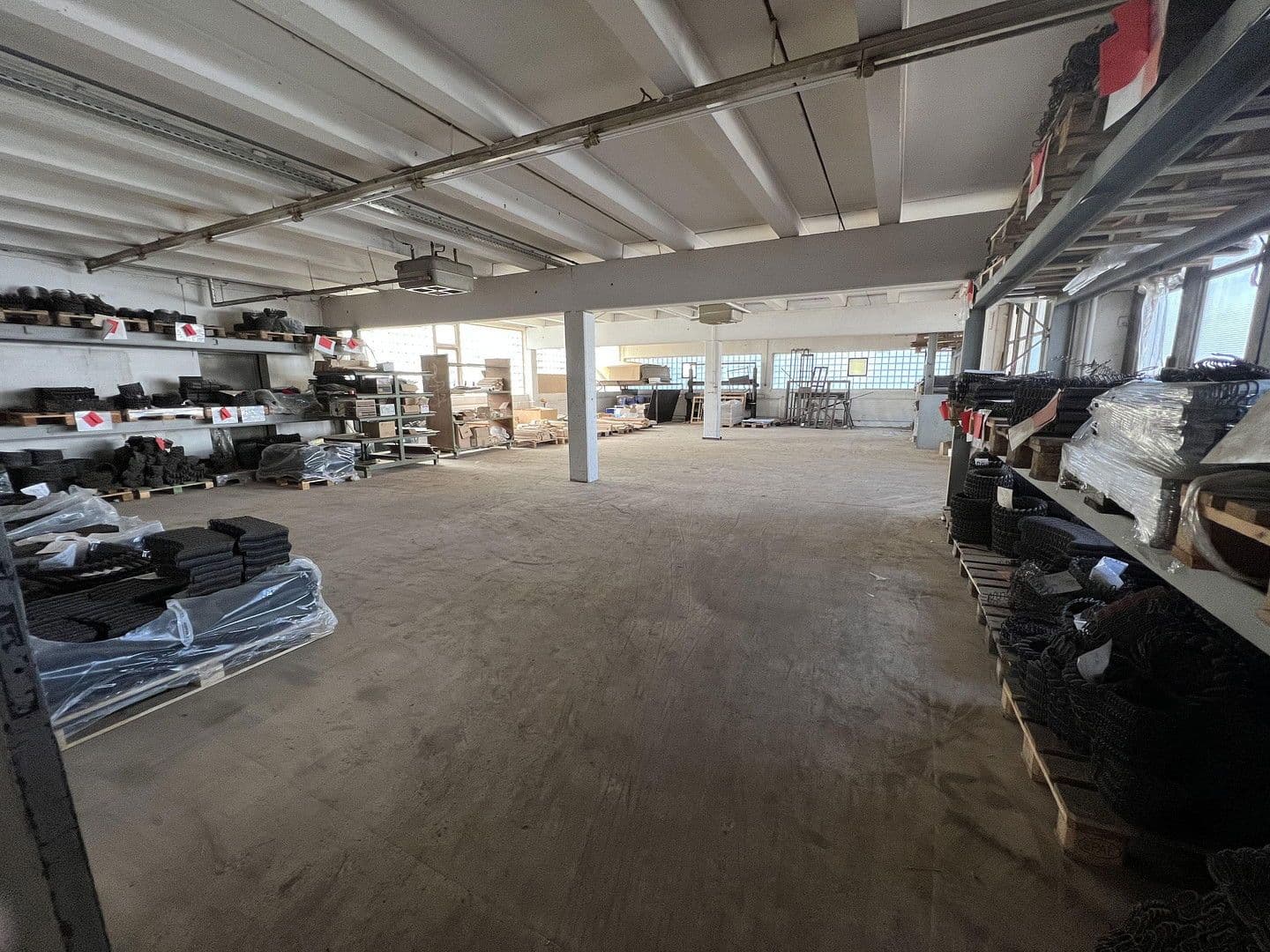 Prenájom nebytového priestoru 6.500 m², Weidhausen b.Coburg, Bavorsko Prenájom nebytového priestoru 6.500 m², Weidhausen b.Coburg, Bavorsko