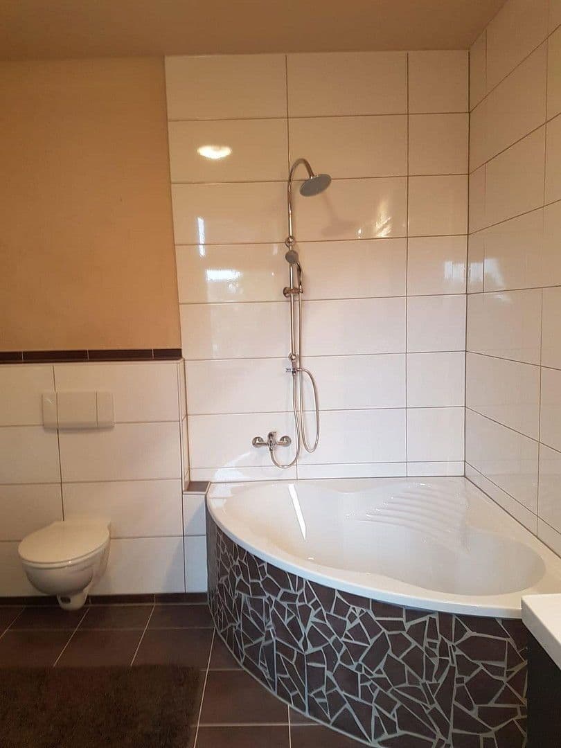 Prenájom bytu 4-izbový 150 m², Salzgitter, Dolné Sasko Prenájom bytu 4-izbový 150 m², Salzgitter, Dolné Sasko