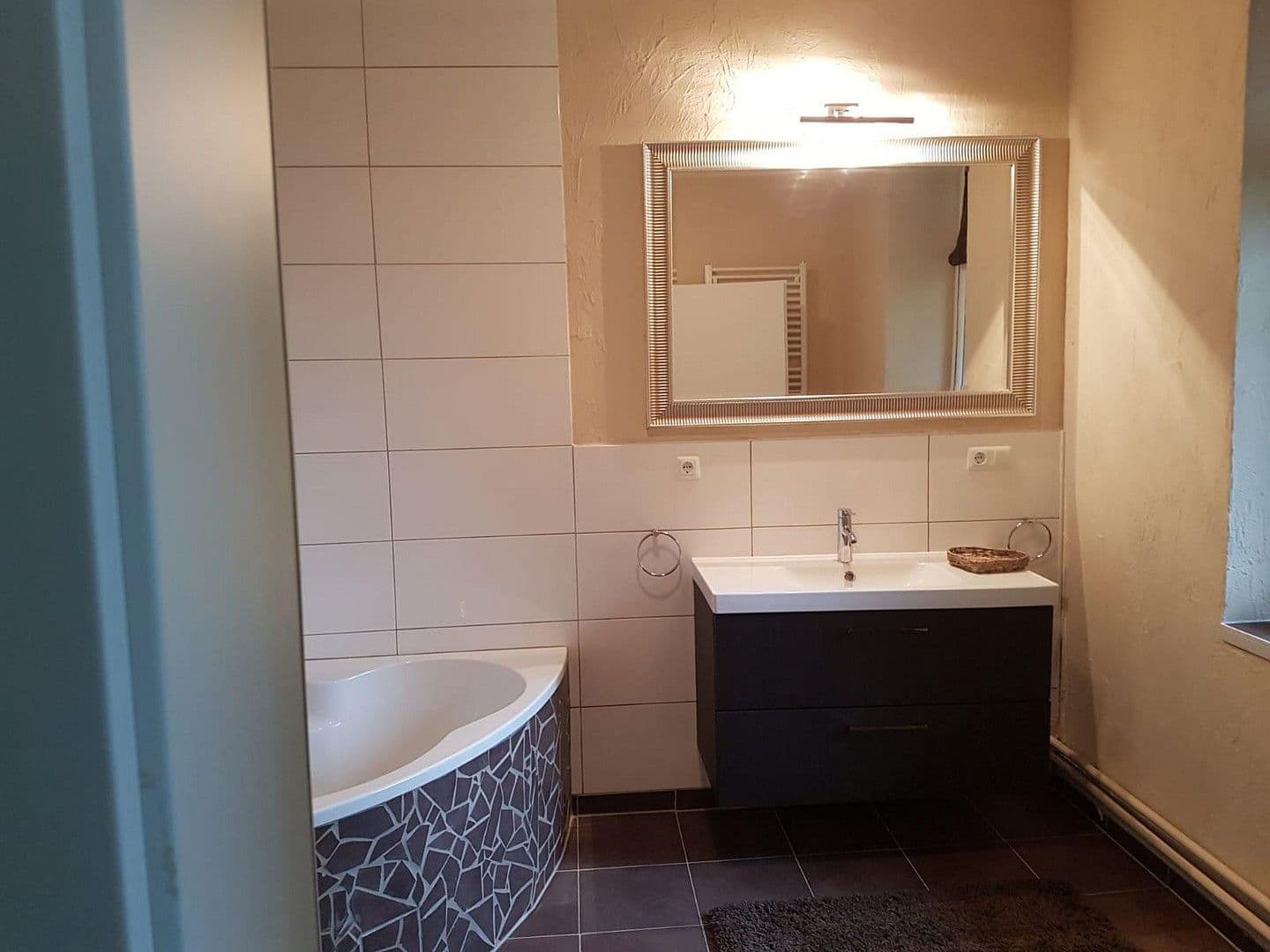 Prenájom bytu 4-izbový 150 m², Salzgitter, Dolné Sasko Prenájom bytu 4-izbový 150 m², Salzgitter, Dolné Sasko