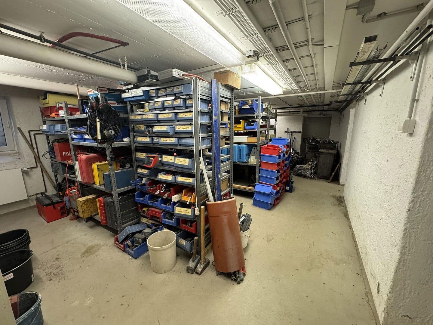 Prenájom nebytového priestoru 330 m², Putzbrunner Str. 116, Ottobrunn, Bavorsko Prenájom nebytového priestoru 330 m², Putzbrunner Str. 116, Ottobrunn, Bavorsko