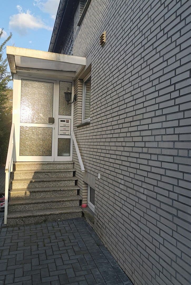 Predaj domu 350 m², pozemek 500 m², Garbsen, Dolné Sasko Predaj domu 350 m², pozemek 500 m², Garbsen, Dolné Sasko