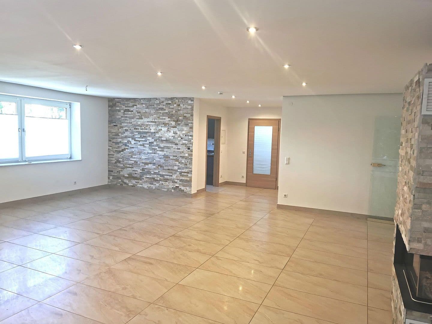 Predaj domu 350 m², pozemek 500 m², Garbsen, Dolné Sasko Predaj domu 350 m², pozemek 500 m², Garbsen, Dolné Sasko