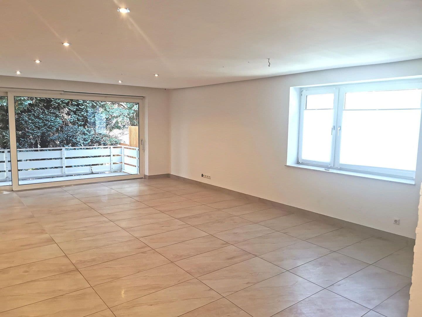 Predaj domu 350 m², pozemek 500 m², Garbsen, Dolné Sasko Predaj domu 350 m², pozemek 500 m², Garbsen, Dolné Sasko