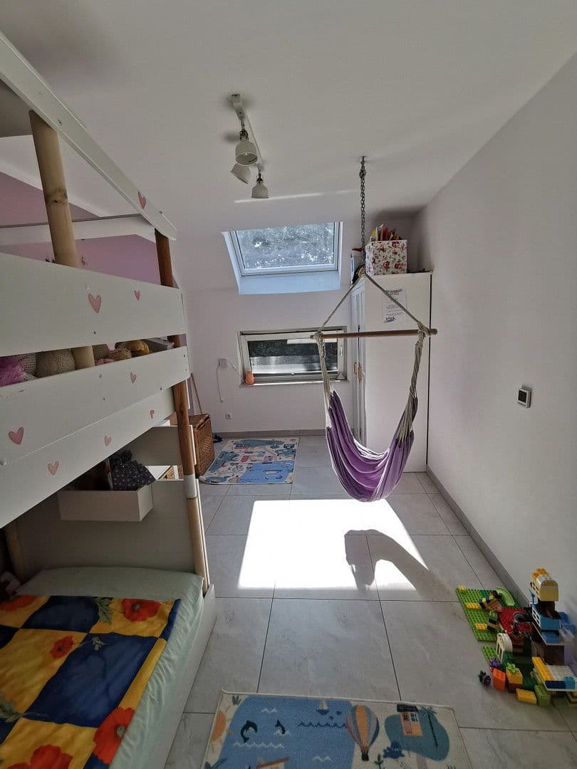 Predaj domu 350 m², pozemek 500 m², Garbsen, Dolné Sasko Predaj domu 350 m², pozemek 500 m², Garbsen, Dolné Sasko