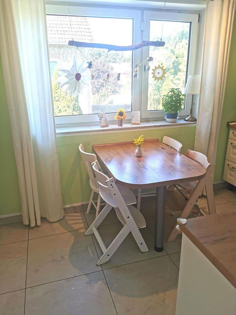 Predaj domu 350 m², pozemek 500 m², Garbsen, Dolné Sasko Predaj domu 350 m², pozemek 500 m², Garbsen, Dolné Sasko