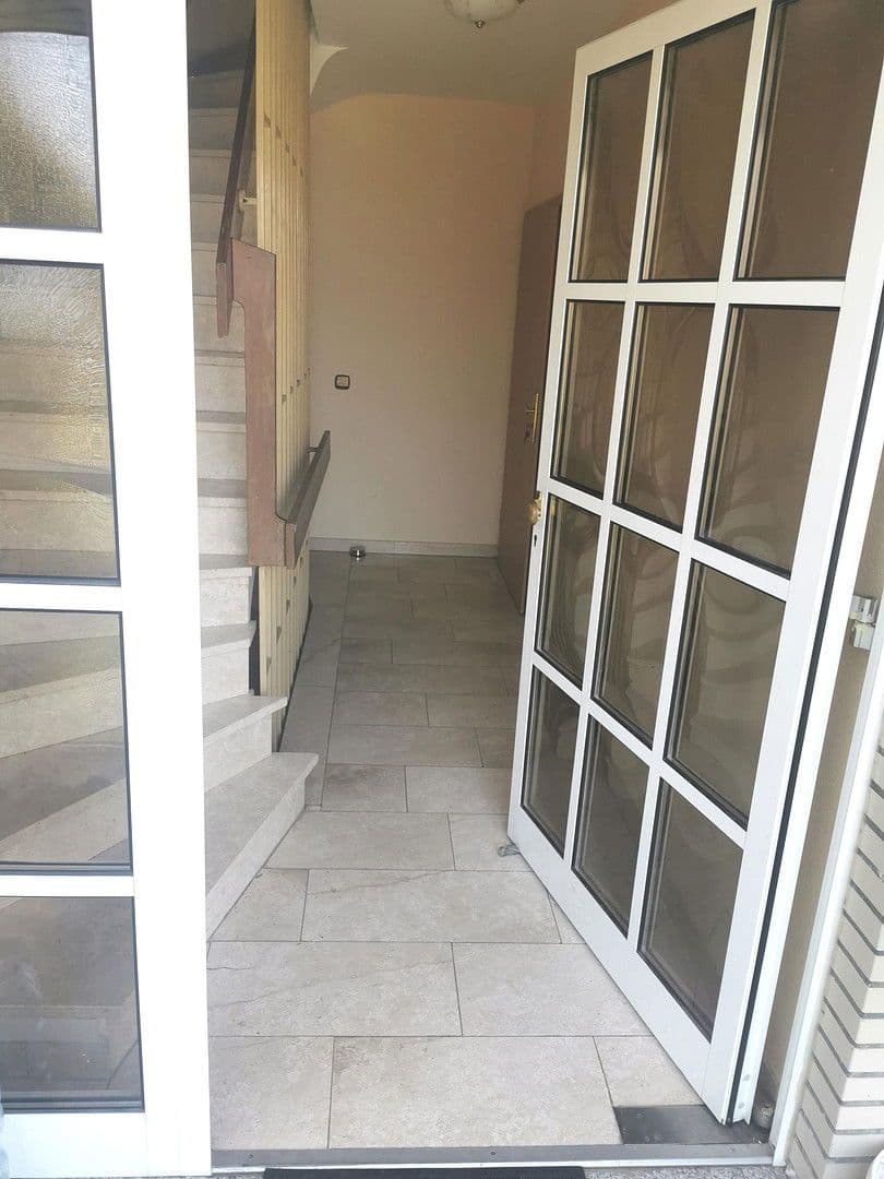 Predaj domu 350 m², pozemek 500 m², Garbsen, Dolné Sasko Predaj domu 350 m², pozemek 500 m², Garbsen, Dolné Sasko