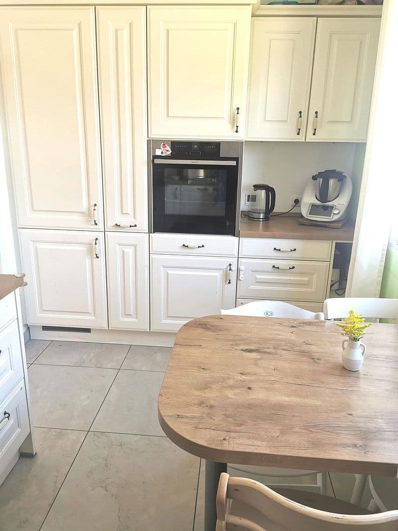 Predaj domu 350 m², pozemek 500 m², Garbsen, Dolné Sasko Predaj domu 350 m², pozemek 500 m², Garbsen, Dolné Sasko