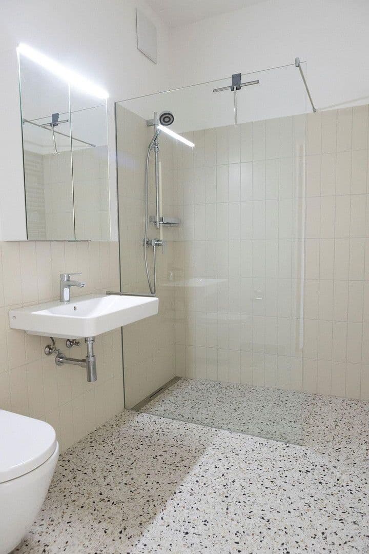 Prenájom bytu 2-izbový 58 m², Eisenbahnstr. 21, Waldshut-Tiengen, Bádensko-Wurttembersko Prenájom bytu 2-izbový 58 m², Eisenbahnstr. 21, Waldshut-Tiengen, Bádensko-Wurttembersko