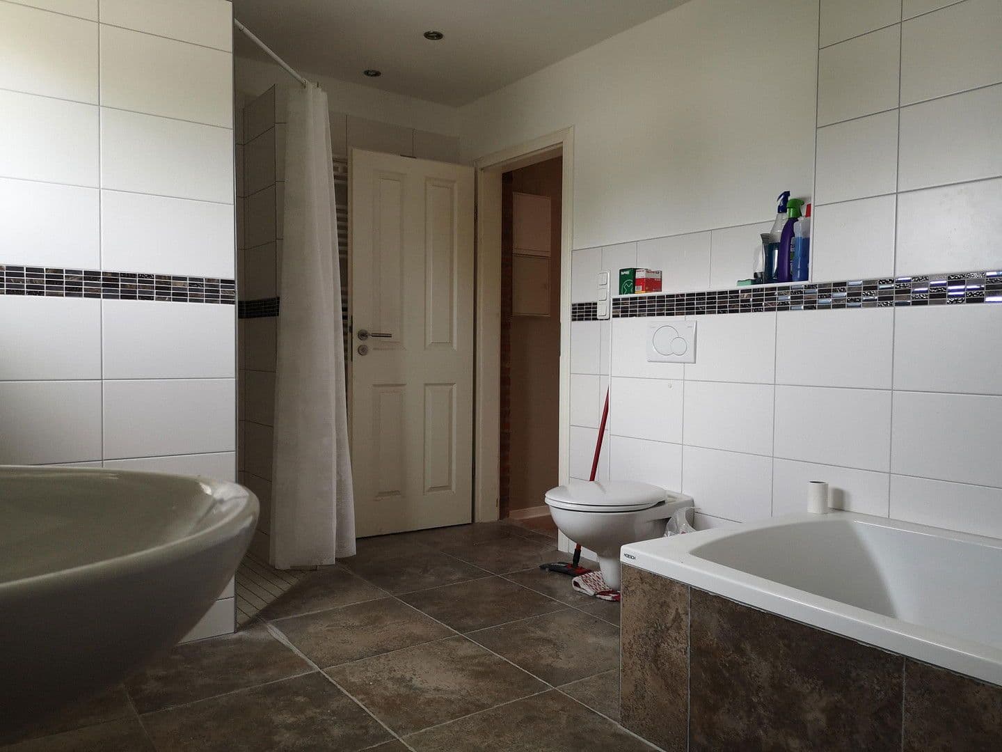 Prenájom bytu 5-izbový 125 m², Steinrader Damm 89, Lübeck, Šlezvicko-Holštajnsko Prenájom bytu 5-izbový 125 m², Steinrader Damm 89, Lübeck, Šlezvicko-Holštajnsko