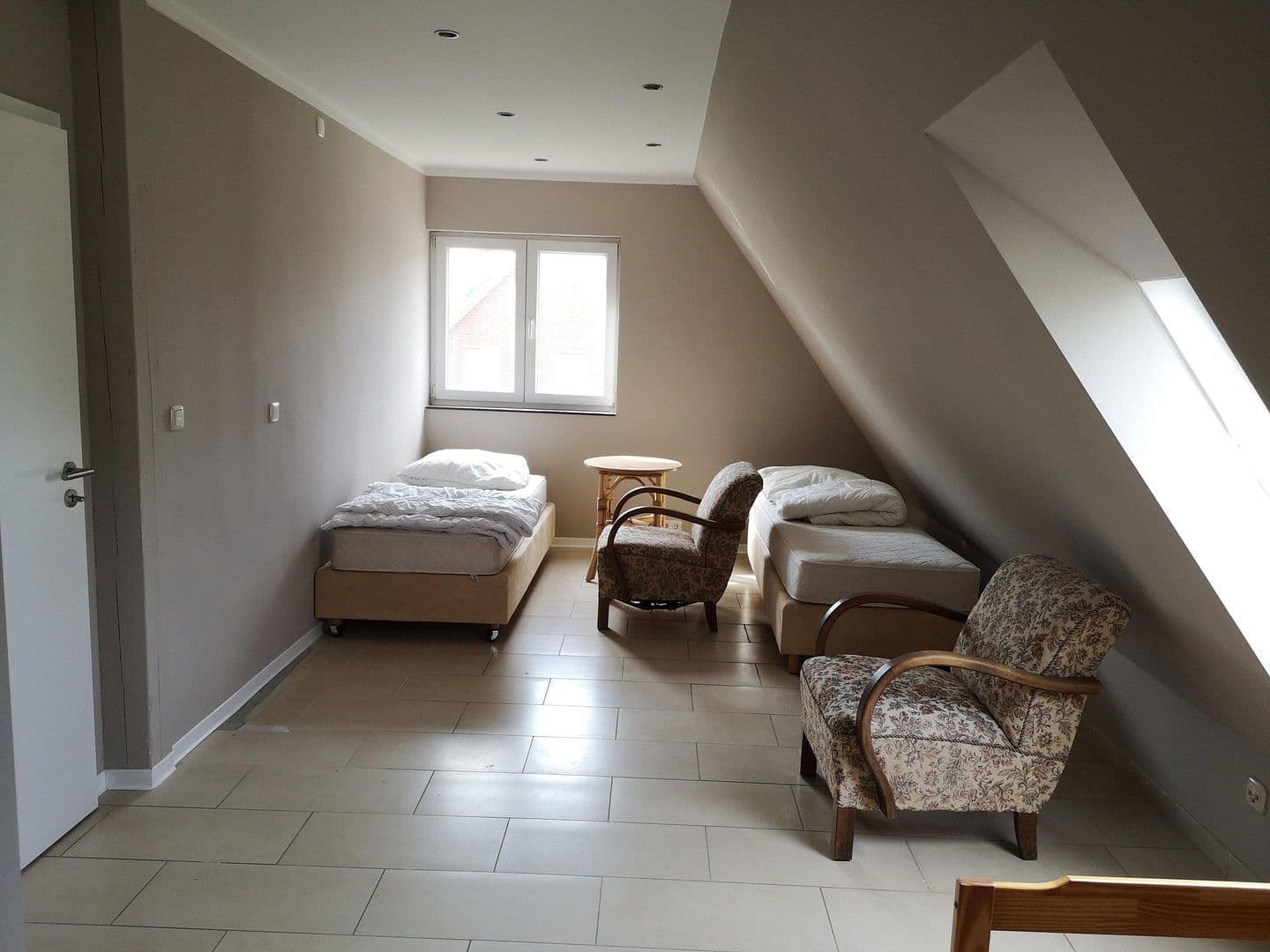 Prenájom bytu 5-izbový 125 m², Steinrader Damm 89, Lübeck, Šlezvicko-Holštajnsko Prenájom bytu 5-izbový 125 m², Steinrader Damm 89, Lübeck, Šlezvicko-Holštajnsko