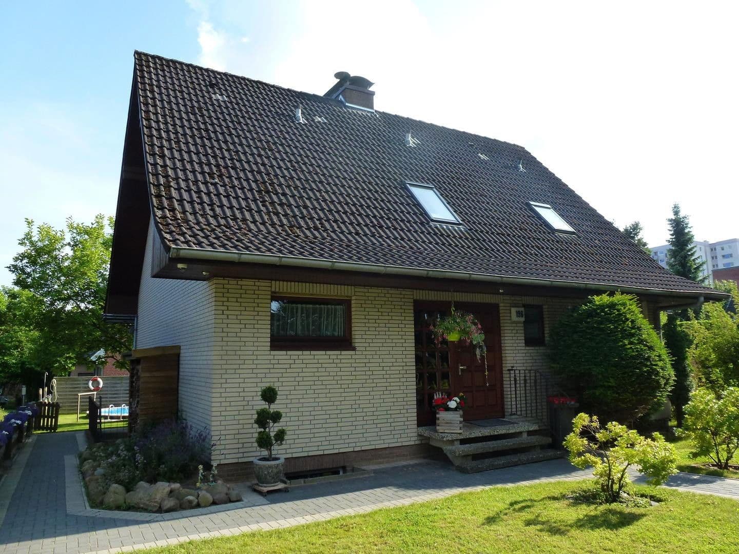 Predaj domu 135 m², pozemek 636 m², Hamburg, Hamburg Predaj domu 135 m², pozemek 636 m², Hamburg, Hamburg