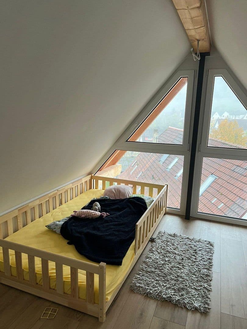 Prenájom bytu 4-izbový 120 m², Horb am Neckar, Bádensko-Wurttembersko Prenájom bytu 4-izbový 120 m², Horb am Neckar, Bádensko-Wurttembersko