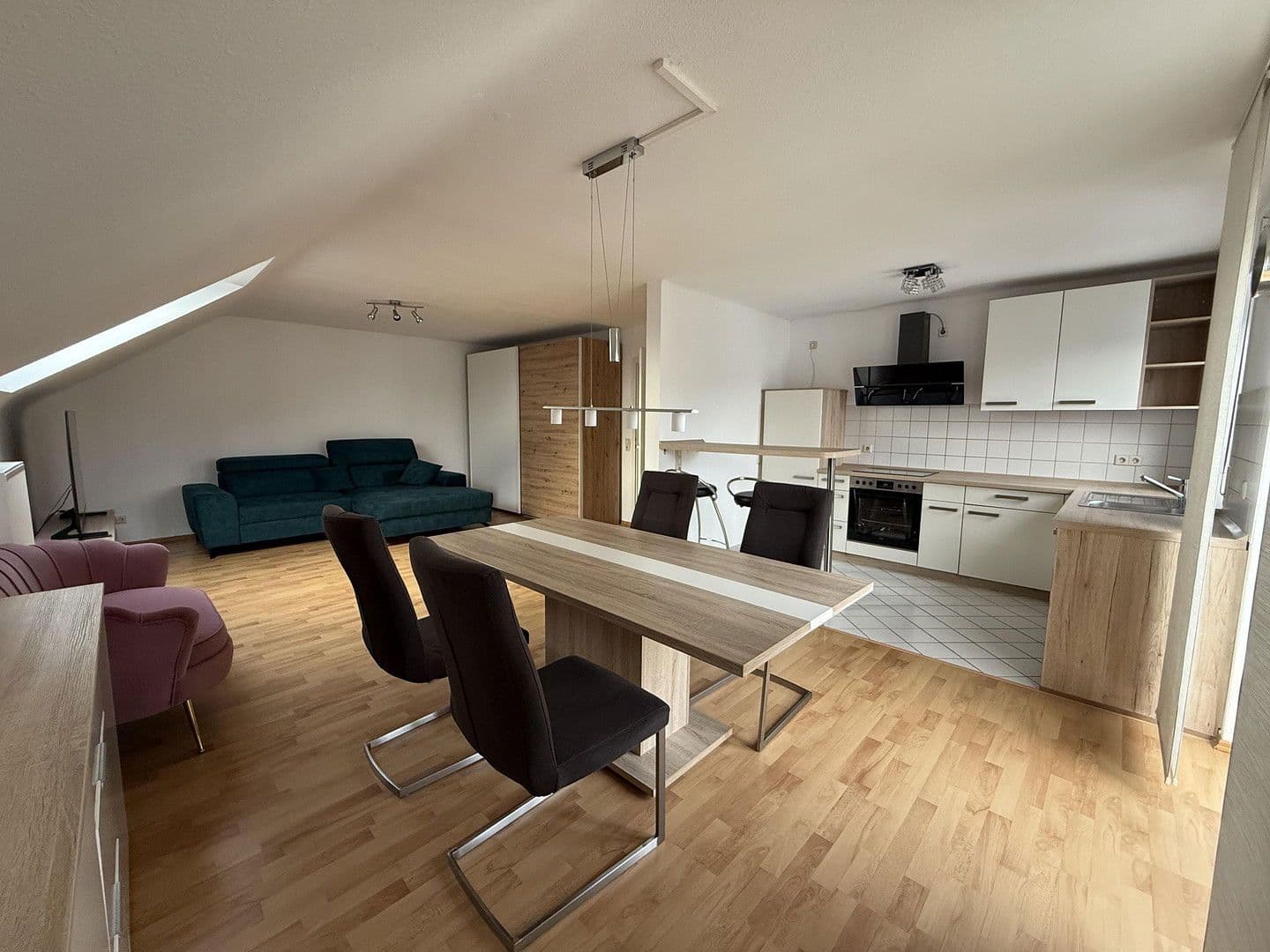 Prenájom bytu 2-izbový 66 m², Poststraße 5, Bad Schönborn, Bádensko-Wurttembersko Prenájom bytu 2-izbový 66 m², Poststraße 5, Bad Schönborn, Bádensko-Wurttembersko