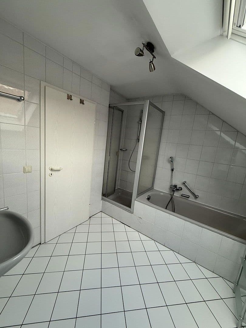 Prenájom bytu 2-izbový 66 m², Poststraße 5, Bad Schönborn, Bádensko-Wurttembersko Prenájom bytu 2-izbový 66 m², Poststraße 5, Bad Schönborn, Bádensko-Wurttembersko