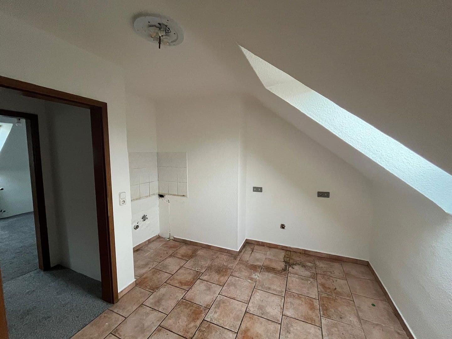 Prenájom bytu 2-izbový 65 m², Grabenstraße 6, Duisburg, Severné Porýnie - Westfálsko Prenájom bytu 2-izbový 65 m², Grabenstraße 6, Duisburg, Severné Porýnie - Westfálsko