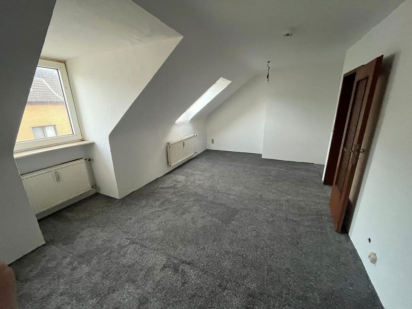 Prenájom bytu 2-izbový 65 m², Grabenstraße 6, Duisburg, Severné Porýnie - Westfálsko Prenájom bytu 2-izbový 65 m², Grabenstraße 6, Duisburg, Severné Porýnie - Westfálsko