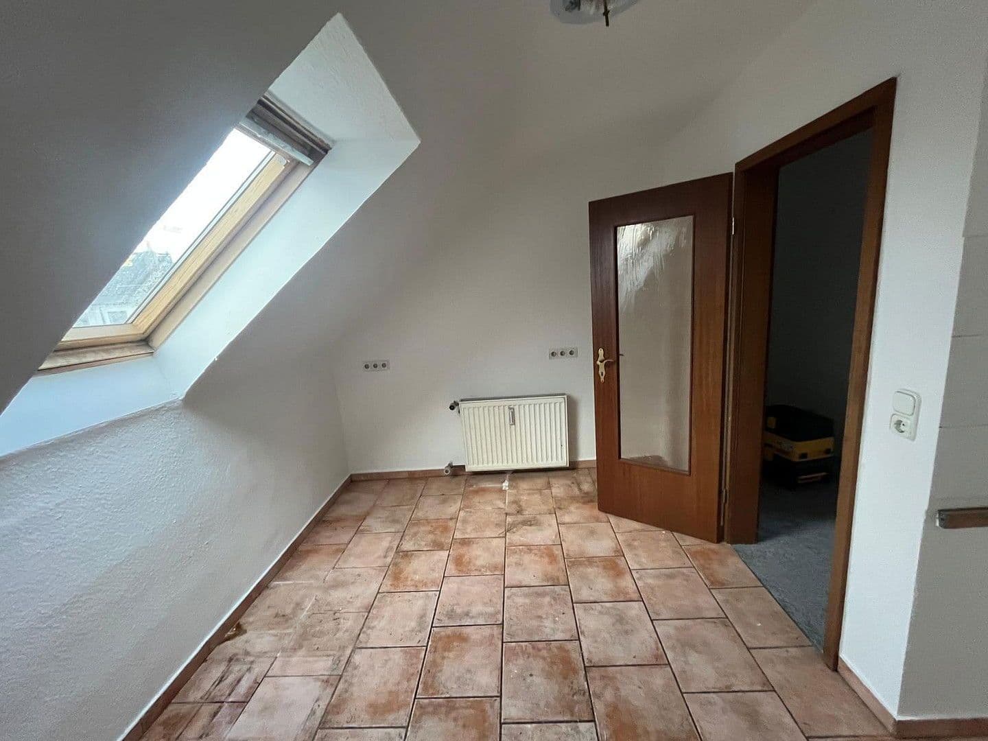 Prenájom bytu 2-izbový 65 m², Grabenstraße 6, Duisburg, Severné Porýnie - Westfálsko Prenájom bytu 2-izbový 65 m², Grabenstraße 6, Duisburg, Severné Porýnie - Westfálsko