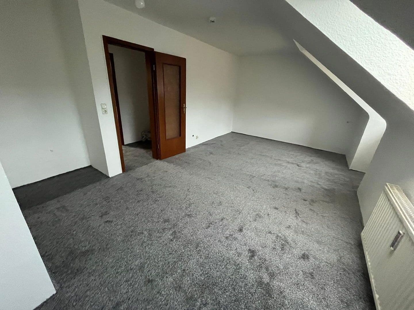 Prenájom bytu 2-izbový 65 m², Grabenstraße 6, Duisburg, Severné Porýnie - Westfálsko Prenájom bytu 2-izbový 65 m², Grabenstraße 6, Duisburg, Severné Porýnie - Westfálsko