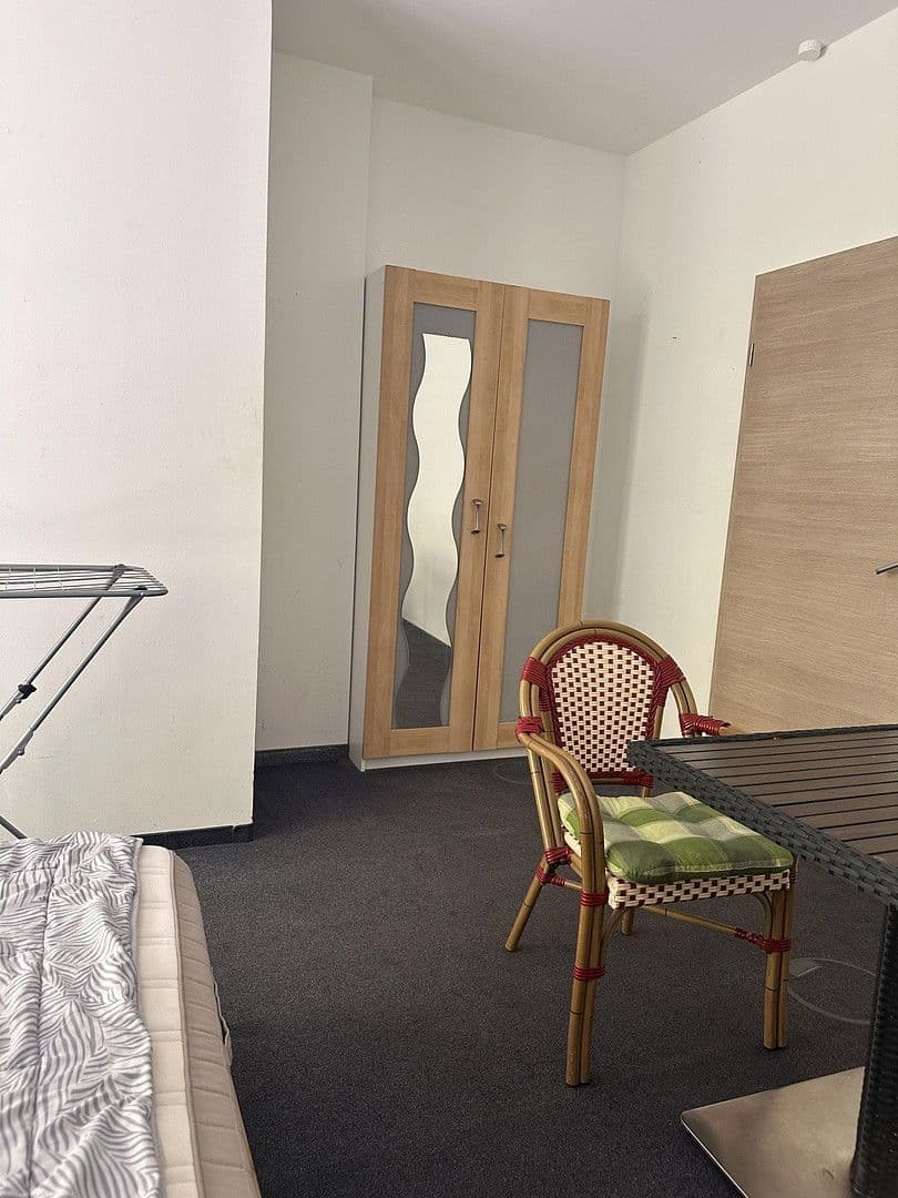 Prenájom bytu 18 m², München, Bavorsko Prenájom bytu 18 m², München, Bavorsko