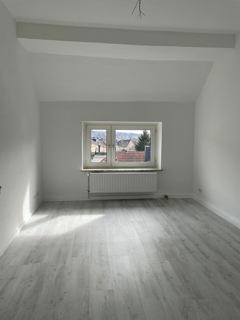 Prenájom bytu 3-izbový 75 m², Wuppertal Vohwinkel, Severné Porýnie - Westfálsko Prenájom bytu 3-izbový 75 m², Wuppertal Vohwinkel, Severné Porýnie - Westfálsko