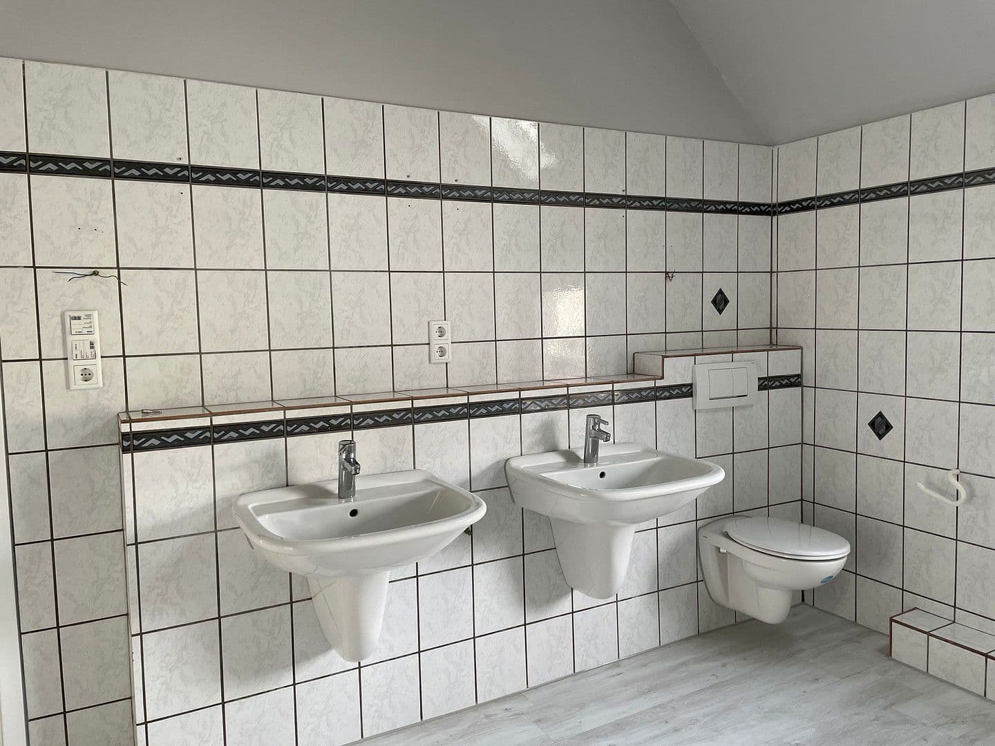 Prenájom bytu 3-izbový 75 m², Wuppertal Vohwinkel, Severné Porýnie - Westfálsko Prenájom bytu 3-izbový 75 m², Wuppertal Vohwinkel, Severné Porýnie - Westfálsko