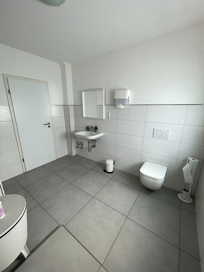 Prenájom kancelárie 130 m², Lagerstraße 12, Mannheim, Bádensko-Wurttembersko Prenájom kancelárie 130 m², Lagerstraße 12, Mannheim, Bádensko-Wurttembersko