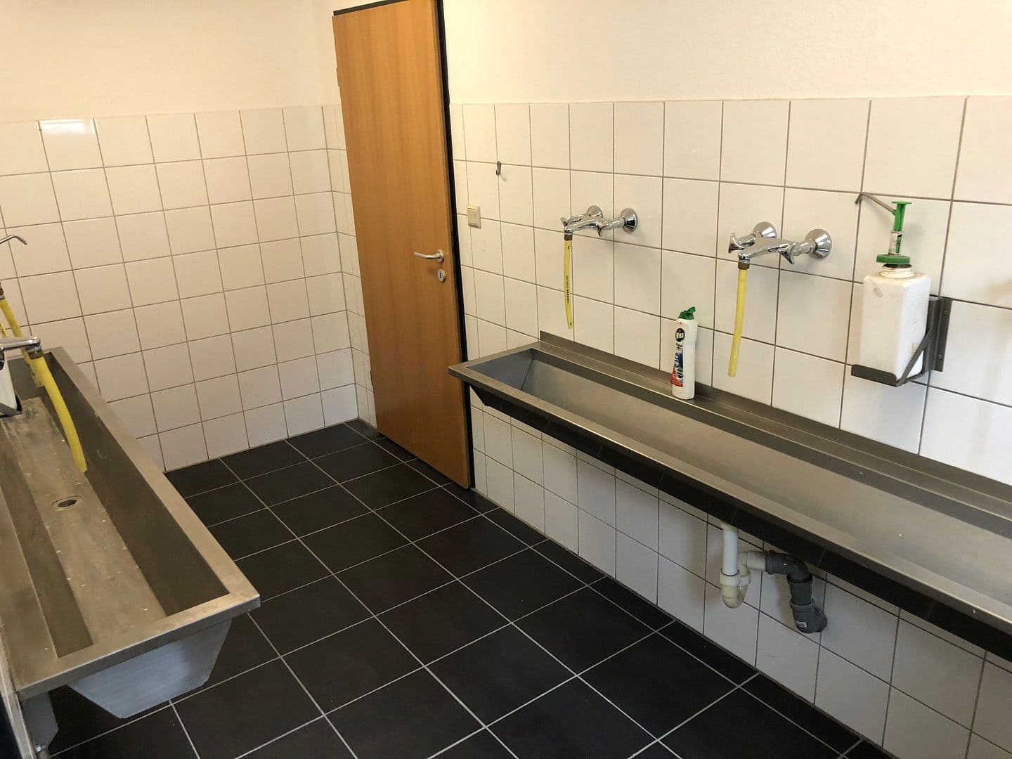 Prenájom nebytového priestoru 1.700 m², Wöstendöllen 24, Visbek, Dolné Sasko Prenájom nebytového priestoru 1.700 m², Wöstendöllen 24, Visbek, Dolné Sasko