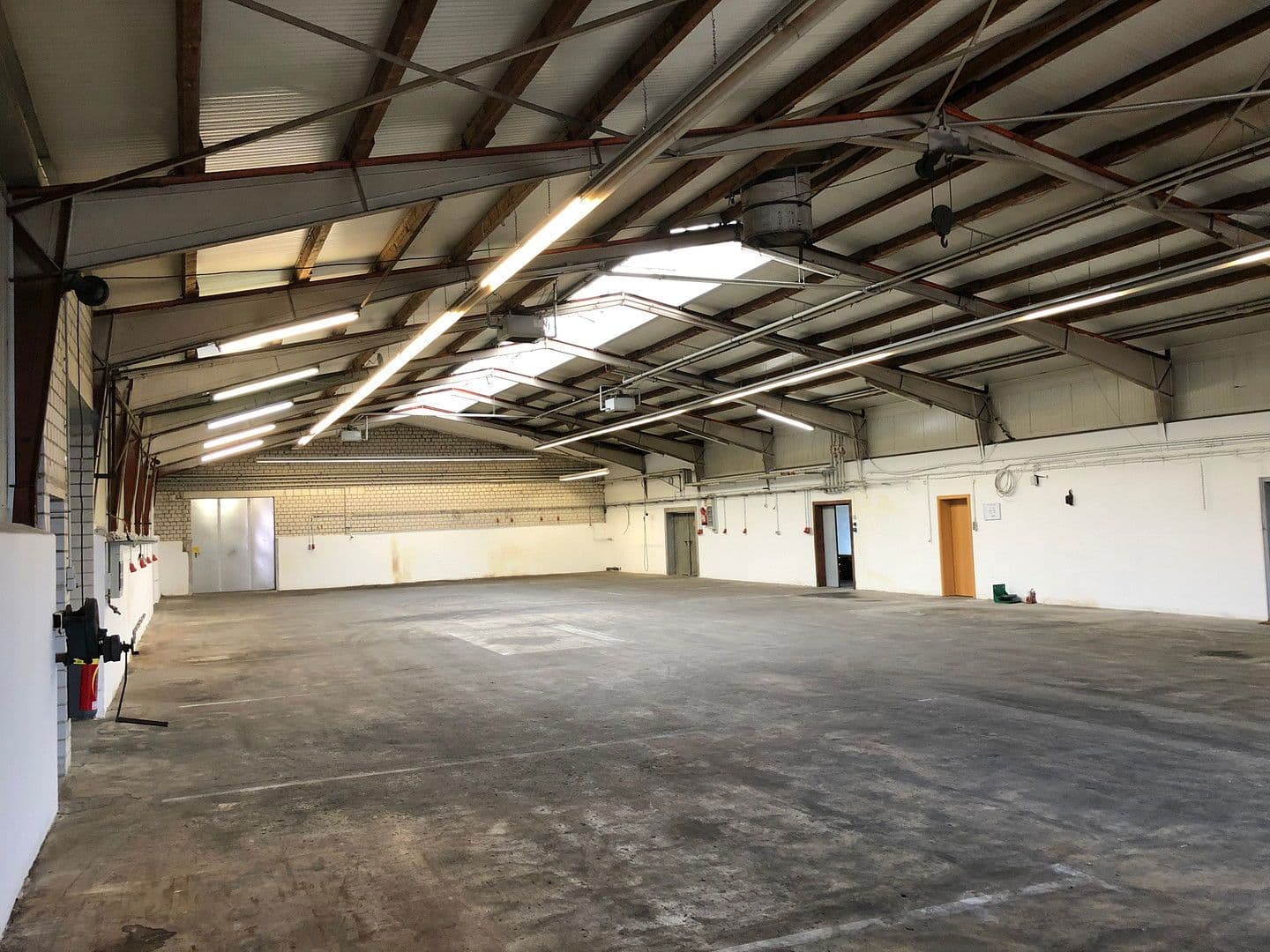 Prenájom nebytového priestoru 1.700 m², Wöstendöllen 24, Visbek, Dolné Sasko Prenájom nebytového priestoru 1.700 m², Wöstendöllen 24, Visbek, Dolné Sasko